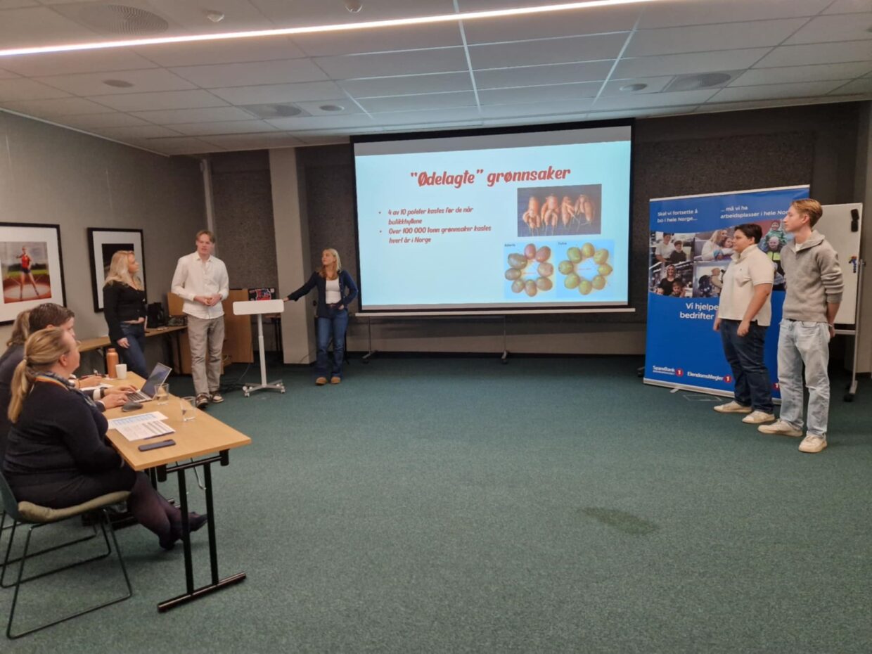 9ae957f4 7f59 4b96 a466 2febba2f156c